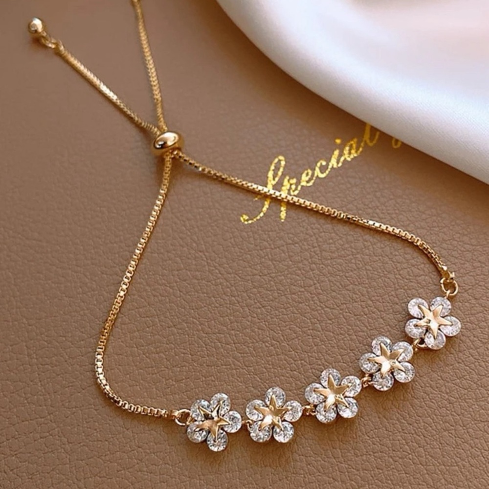 Cubic Zirconia Flower Decor Bracelet